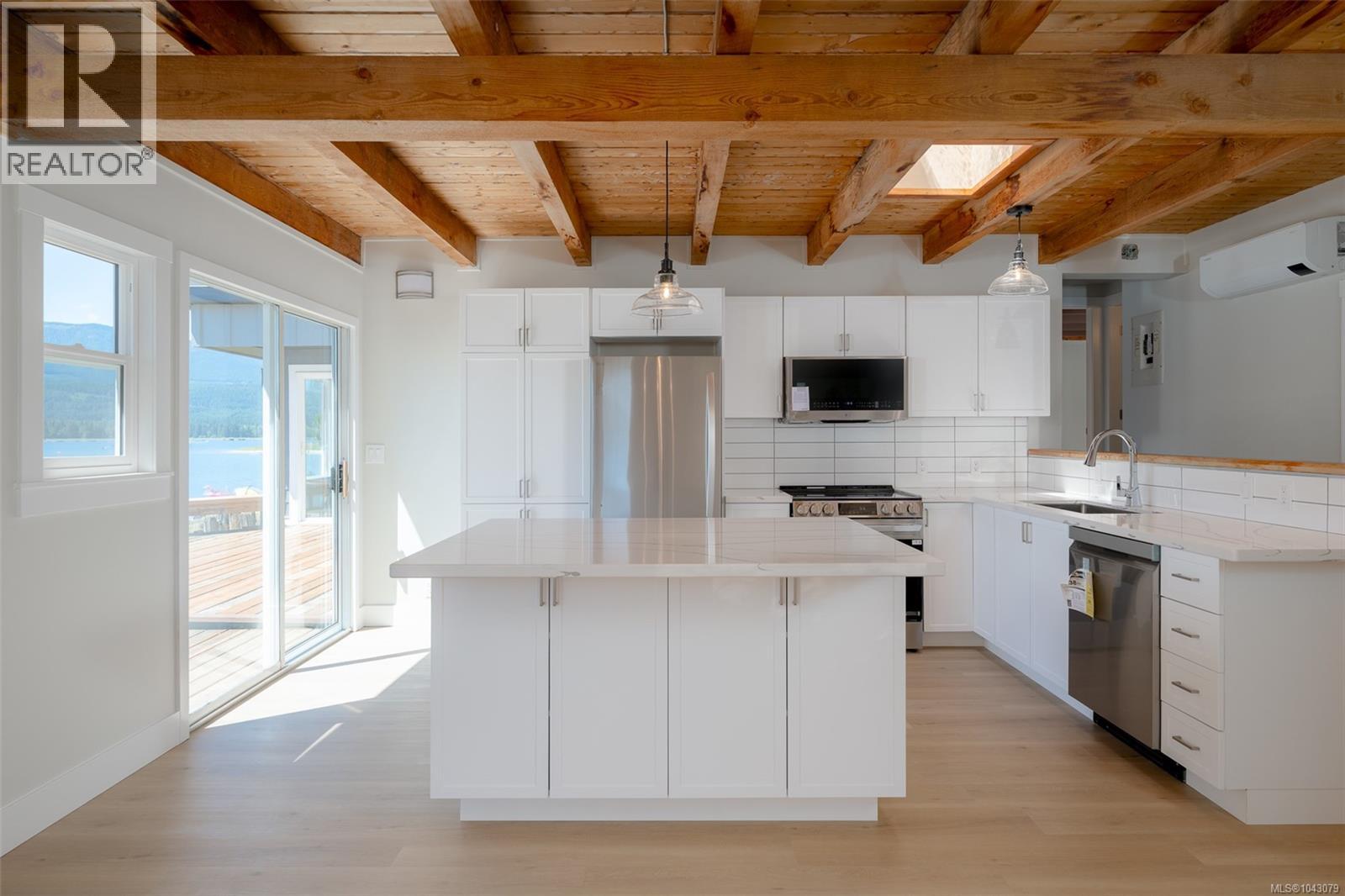 5492 Deep Bay Dr - 5