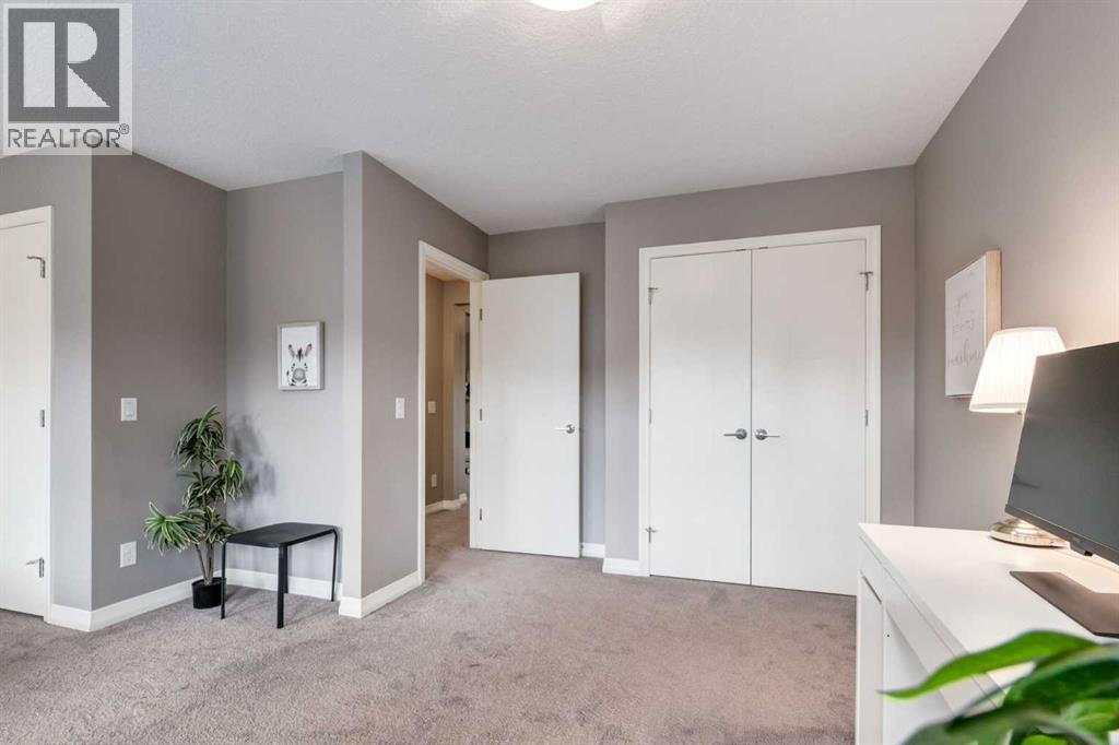 33 Evansglen Drive NW - 31