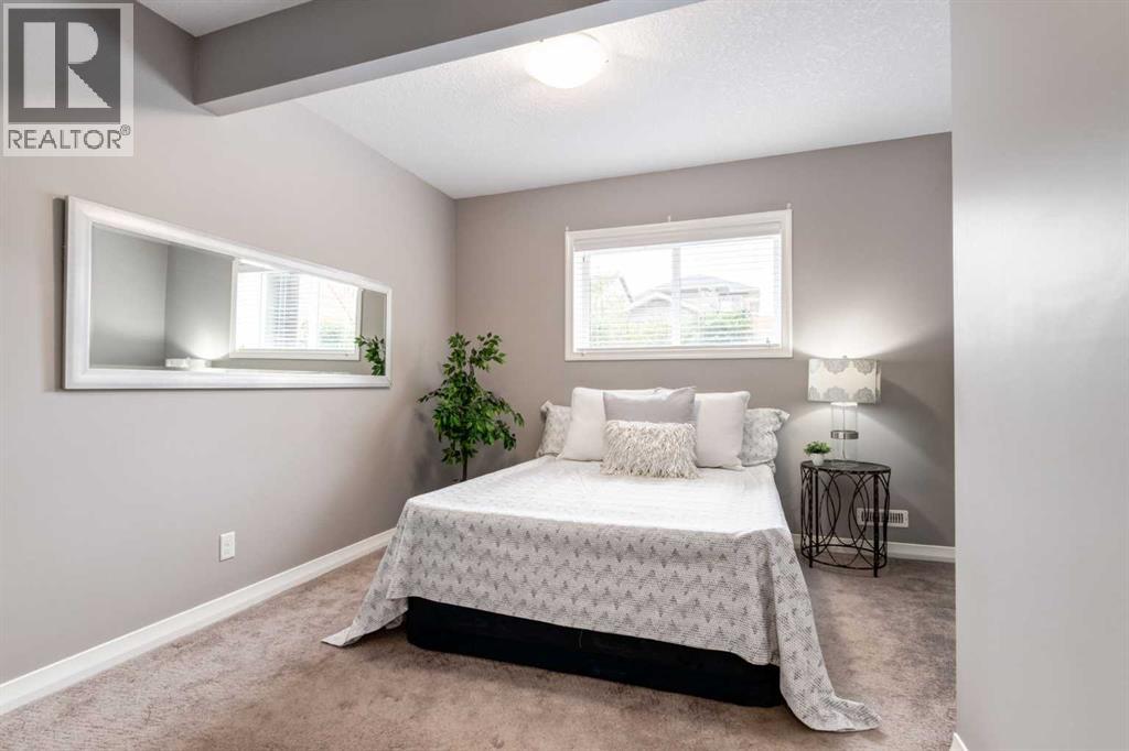 33 Evansglen Drive NW - 38