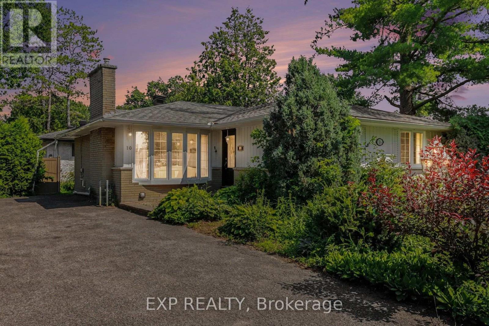 16 ELMSLEY CRESCENT - 1