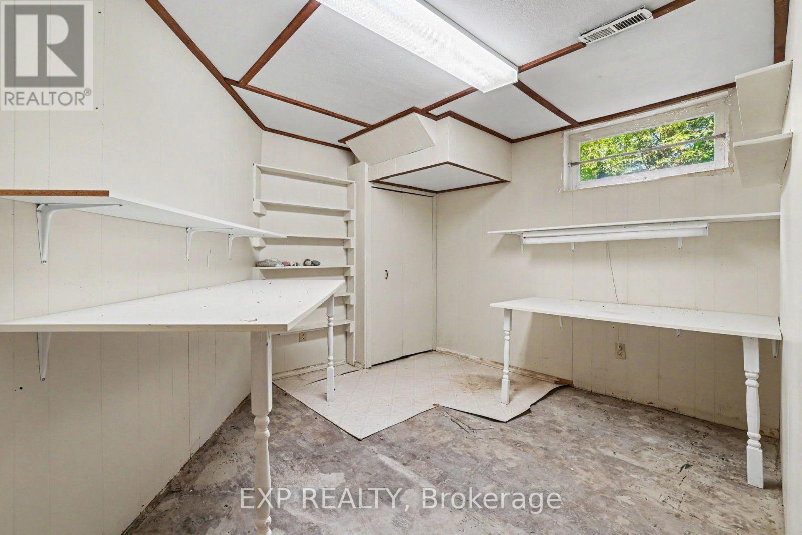 16 ELMSLEY CRESCENT - 27