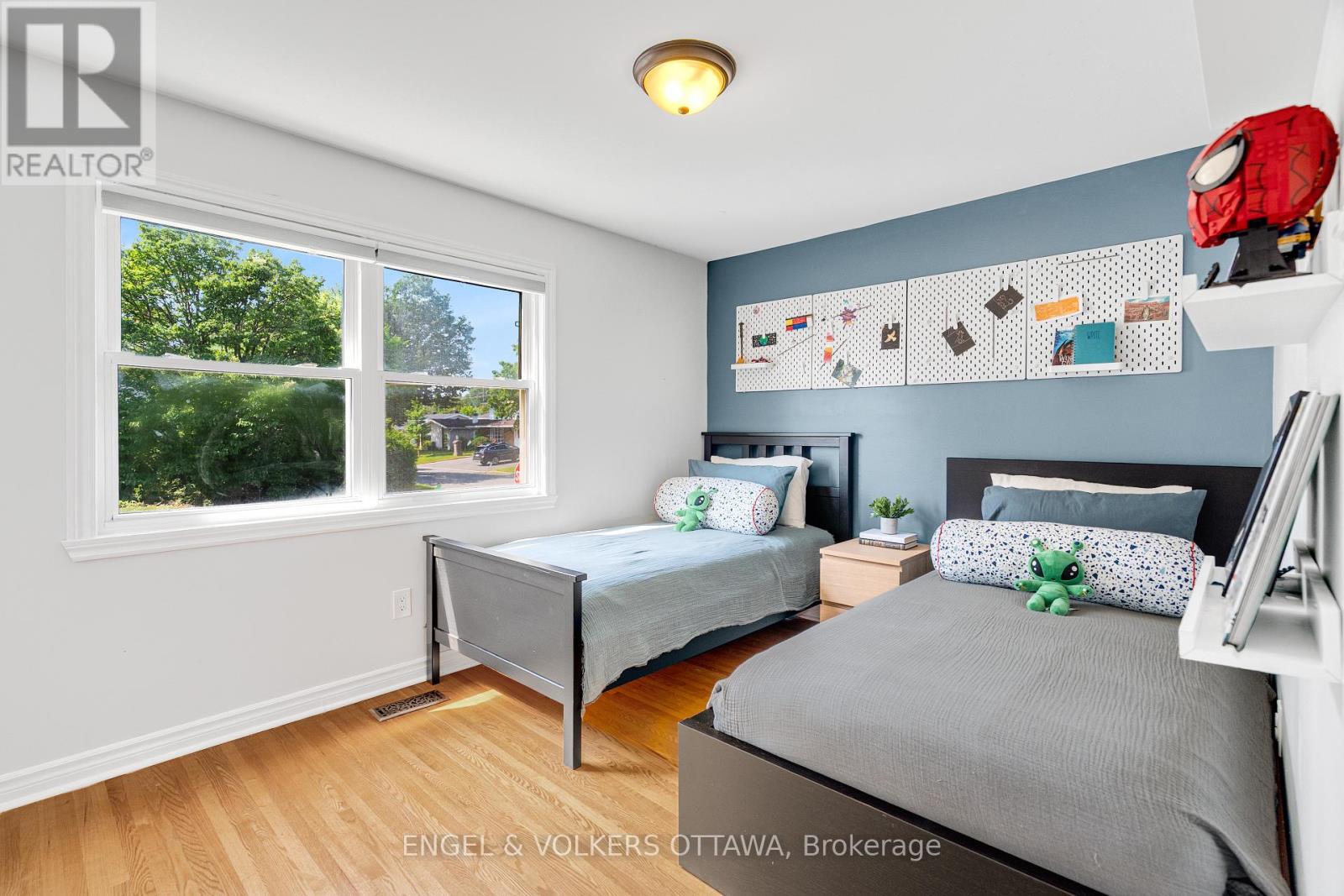 1941 CONRAD AVENUE - 16
