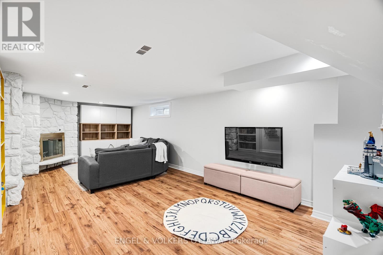 1941 CONRAD AVENUE - 23