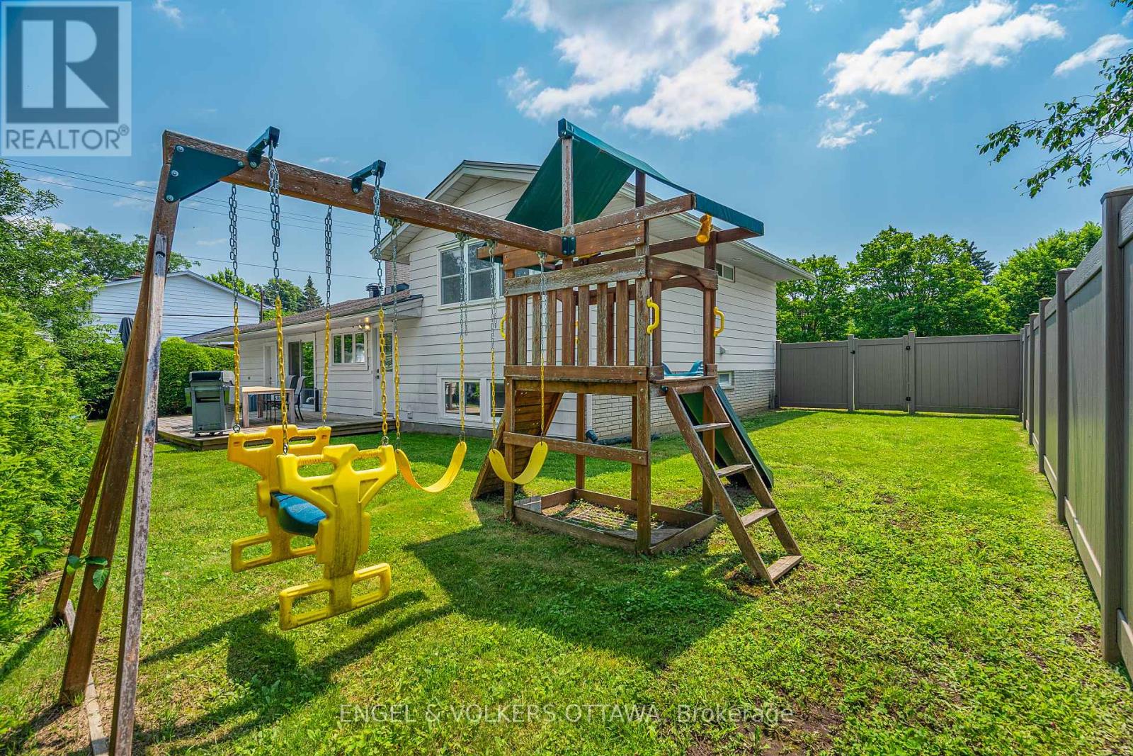 1941 CONRAD AVENUE - 26