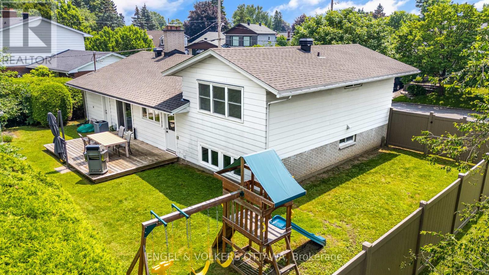 1941 CONRAD AVENUE - 32