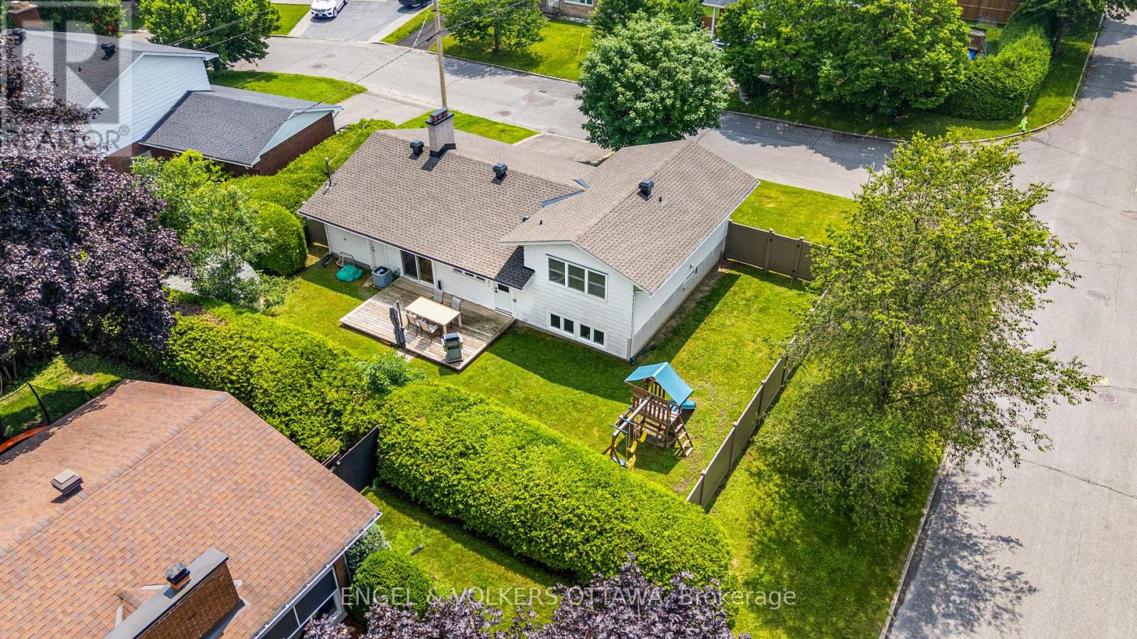 1941 CONRAD AVENUE - 33