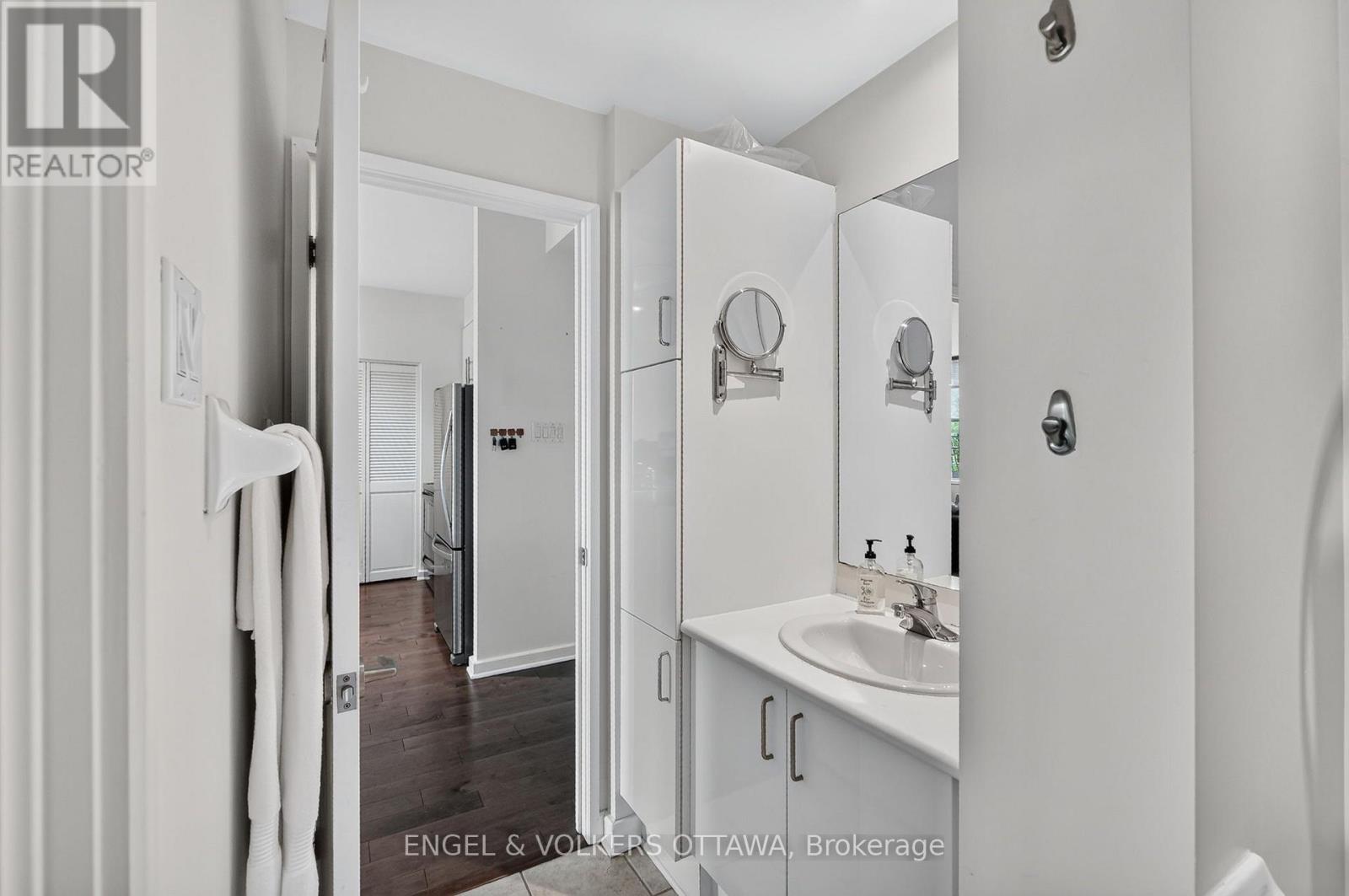 Condos for Sale in Ottawa – 203 – 150 CAROLINE AVENUE, Ottawa – By Peter Sagos - Image 16