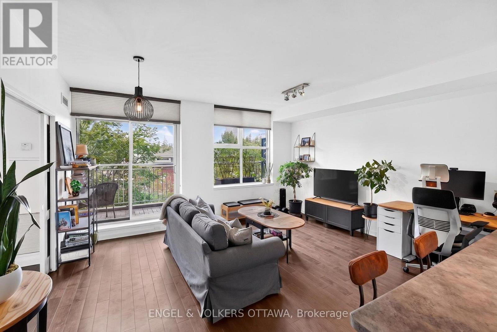 Condos for Sale in Ottawa – 203 – 150 CAROLINE AVENUE, Ottawa – By Peter Sagos - Image 7