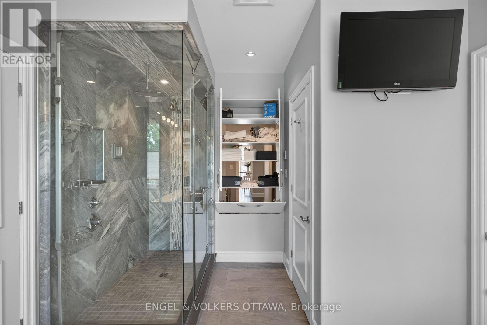 64 HELENA STREET - 28