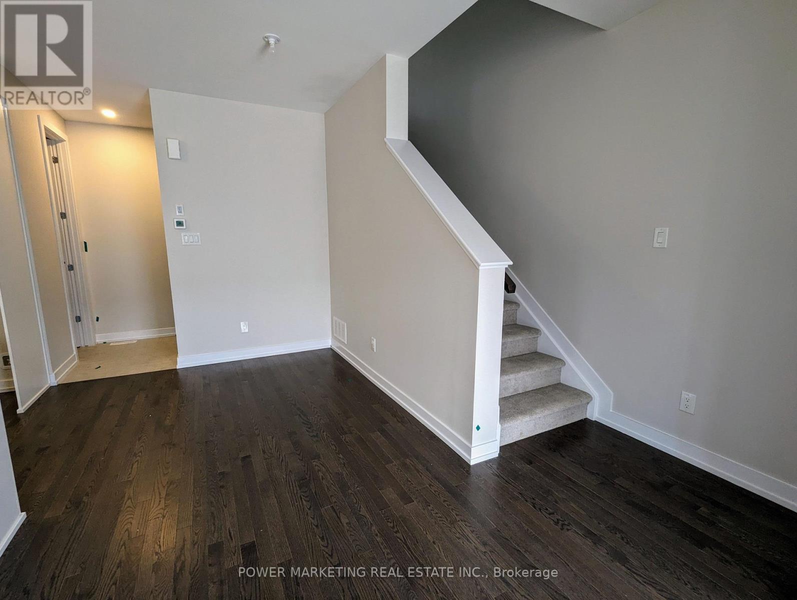 Condos for Rent in Ottawa – 35 CHASING GROVE, Ottawa – By Peter Sagos - Image 7