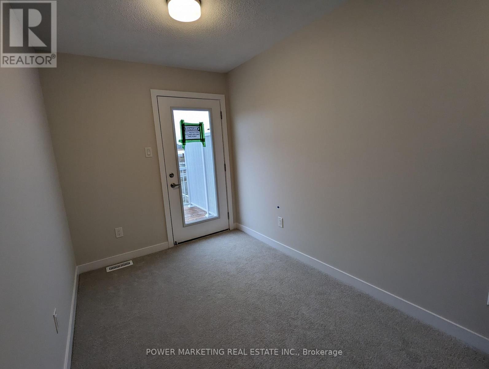 Condos for Rent in Ottawa – 35 CHASING GROVE, Ottawa – By Peter Sagos - Image 8