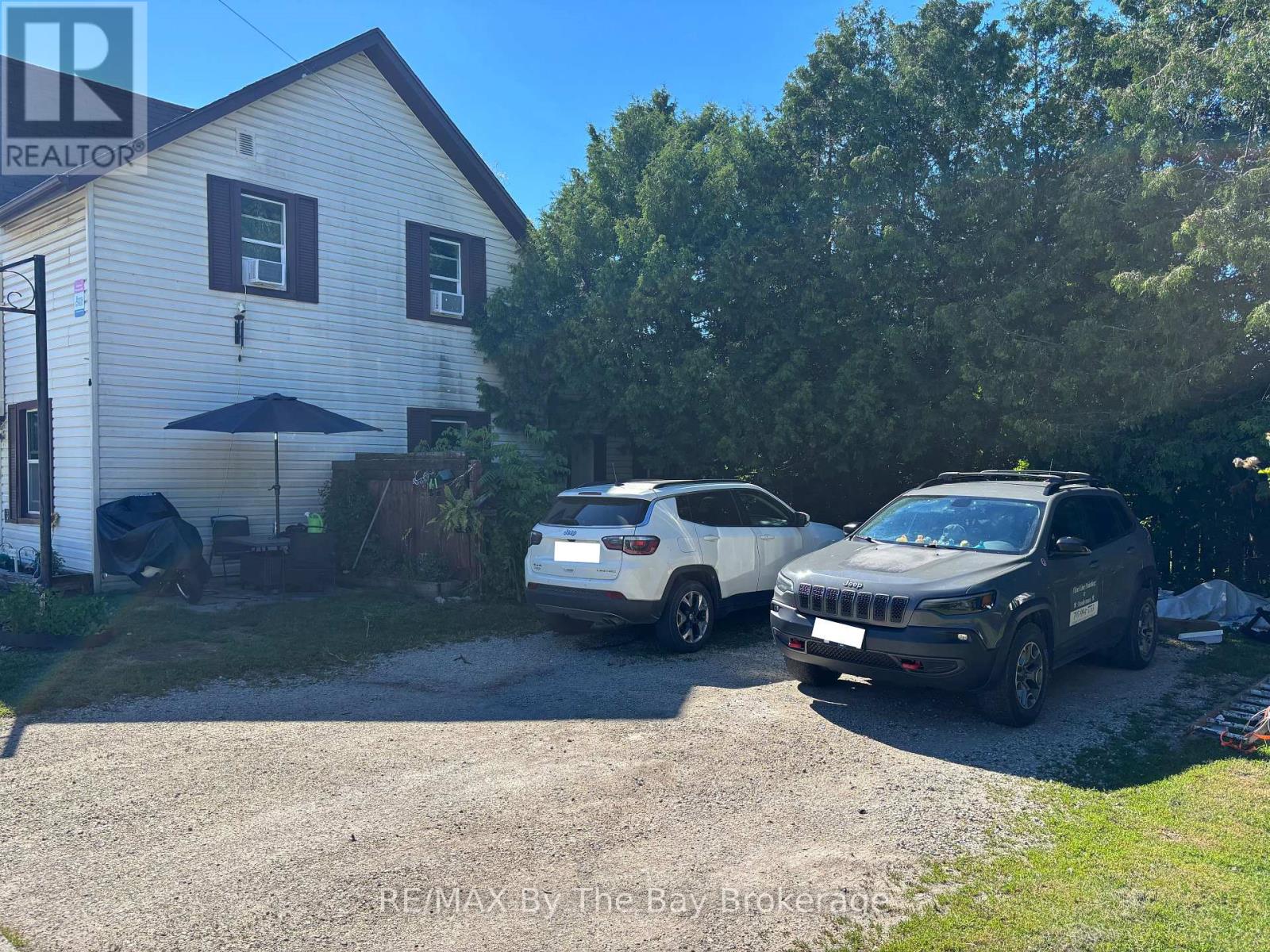 353 ONTARIO STREET - 8