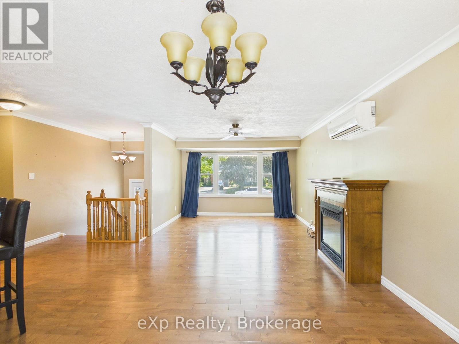 1024 WELLINGTON STREET - 12