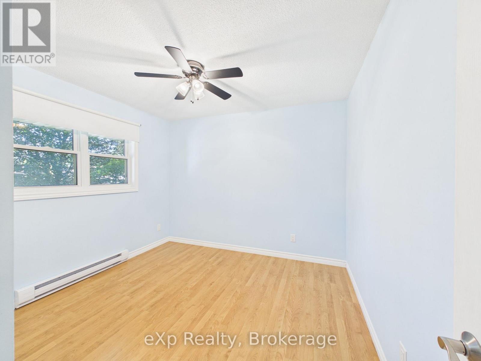 1024 WELLINGTON STREET - 18