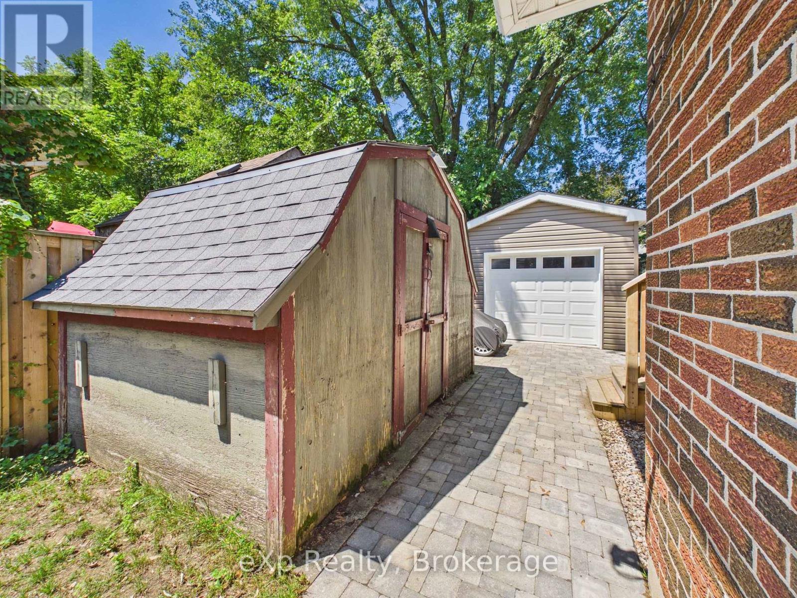 1024 WELLINGTON STREET - 39