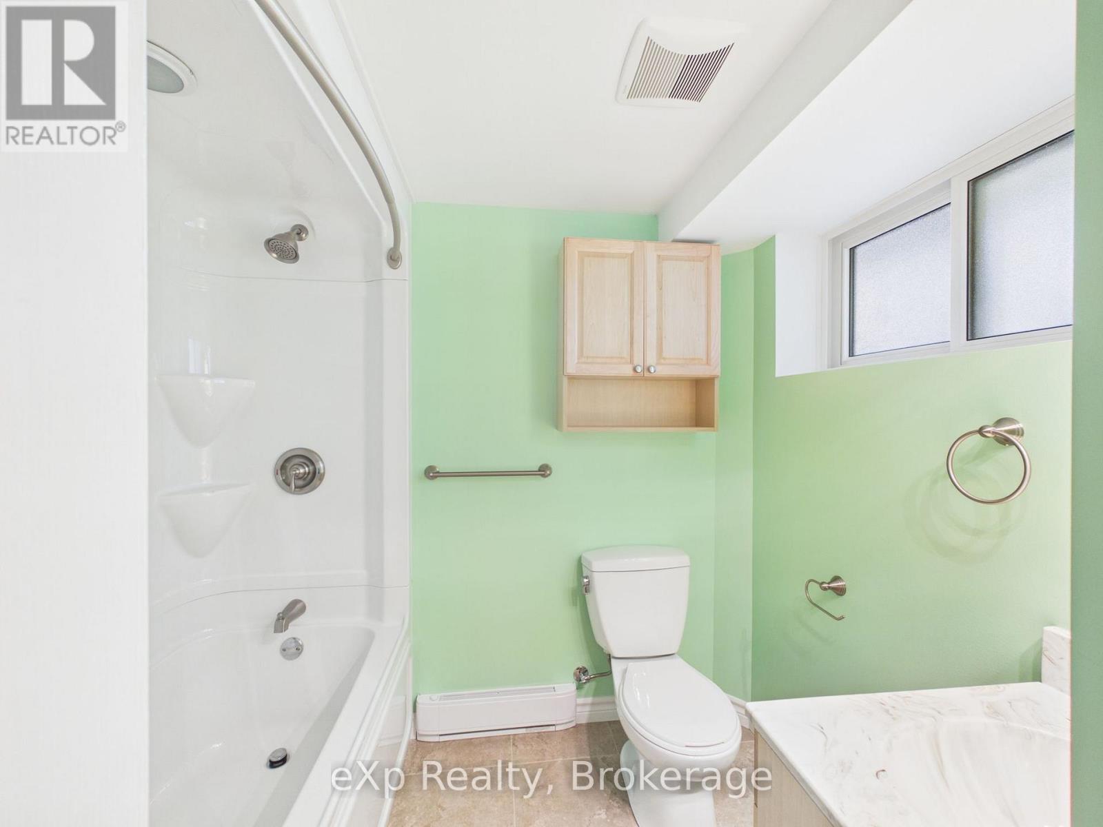 1024 WELLINGTON STREET - 24