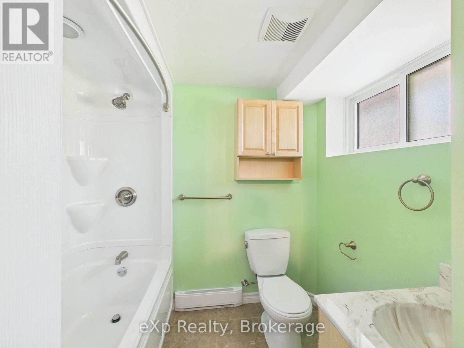 1024 WELLINGTON STREET - 25