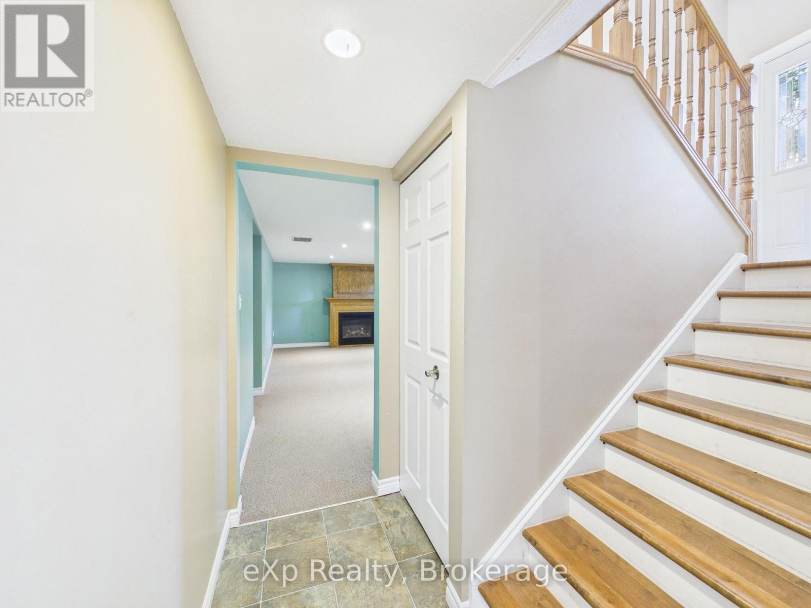 1024 WELLINGTON STREET - 20