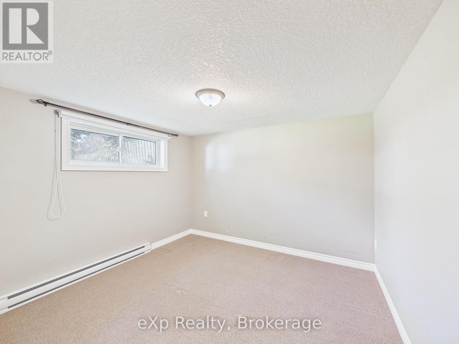 1024 WELLINGTON STREET - 28