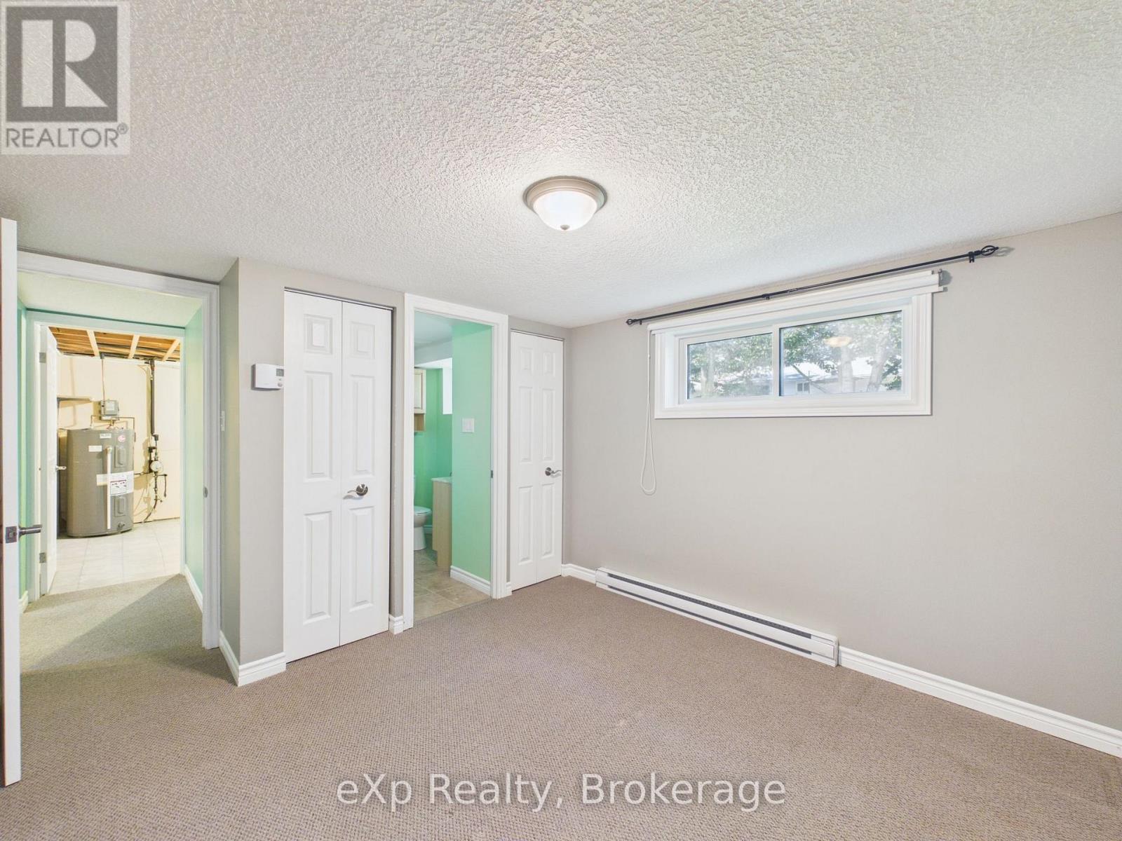 1024 WELLINGTON STREET - 26