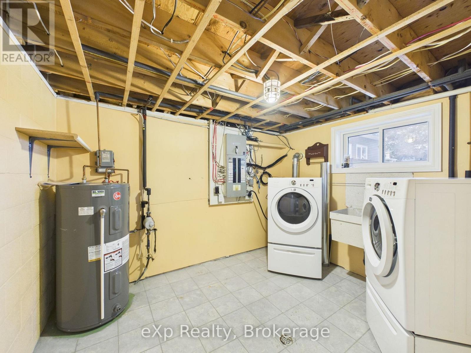 1024 WELLINGTON STREET - 29