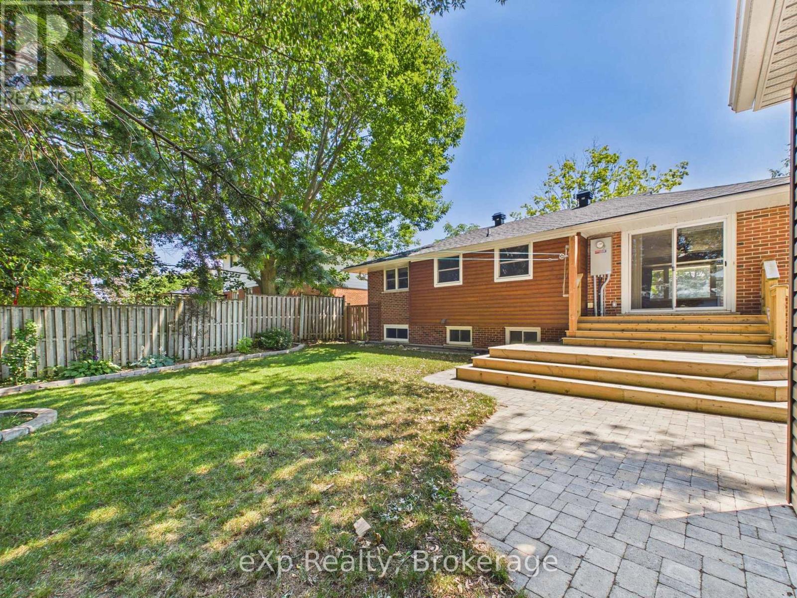 1024 WELLINGTON STREET - 33