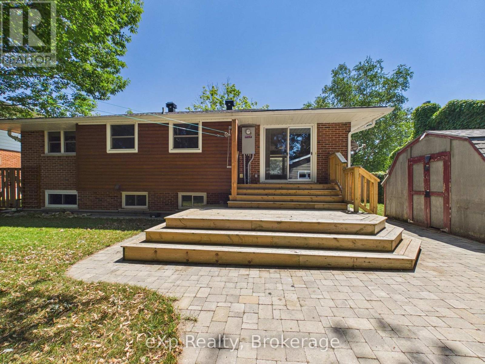 1024 WELLINGTON STREET - 34