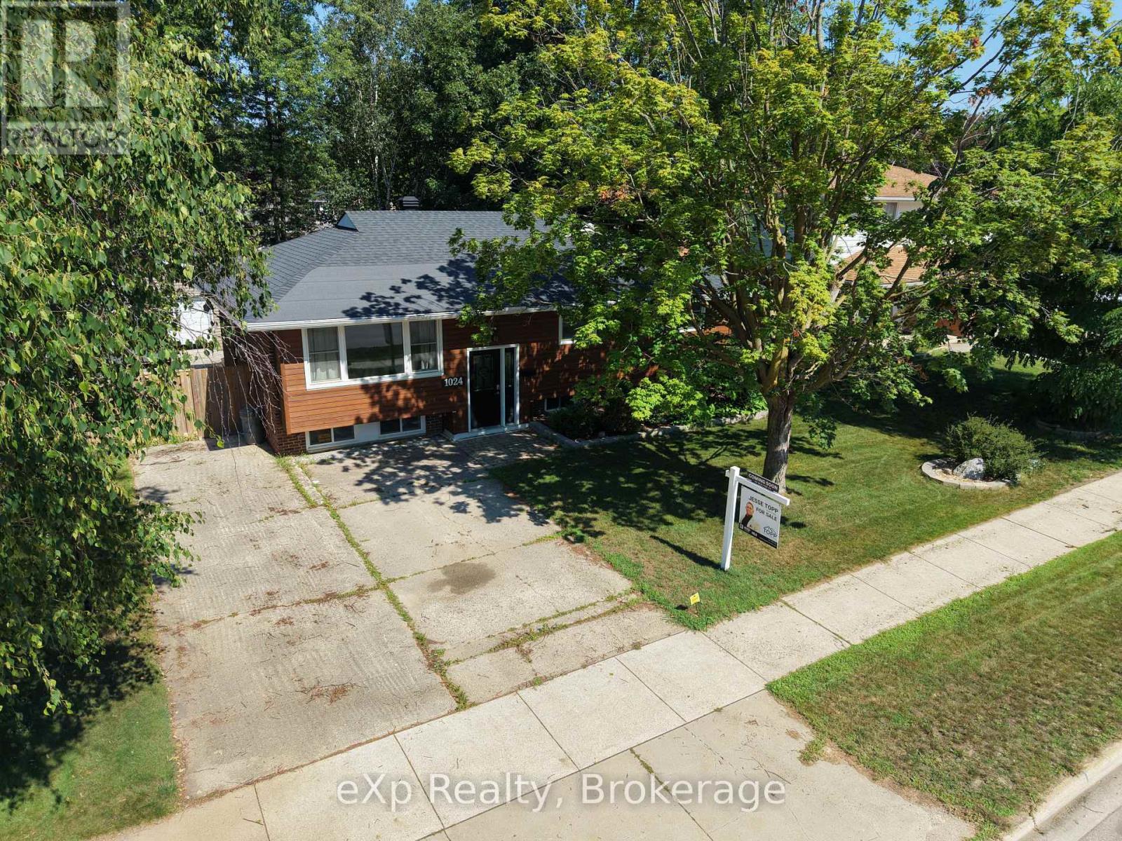 1024 WELLINGTON STREET - 41