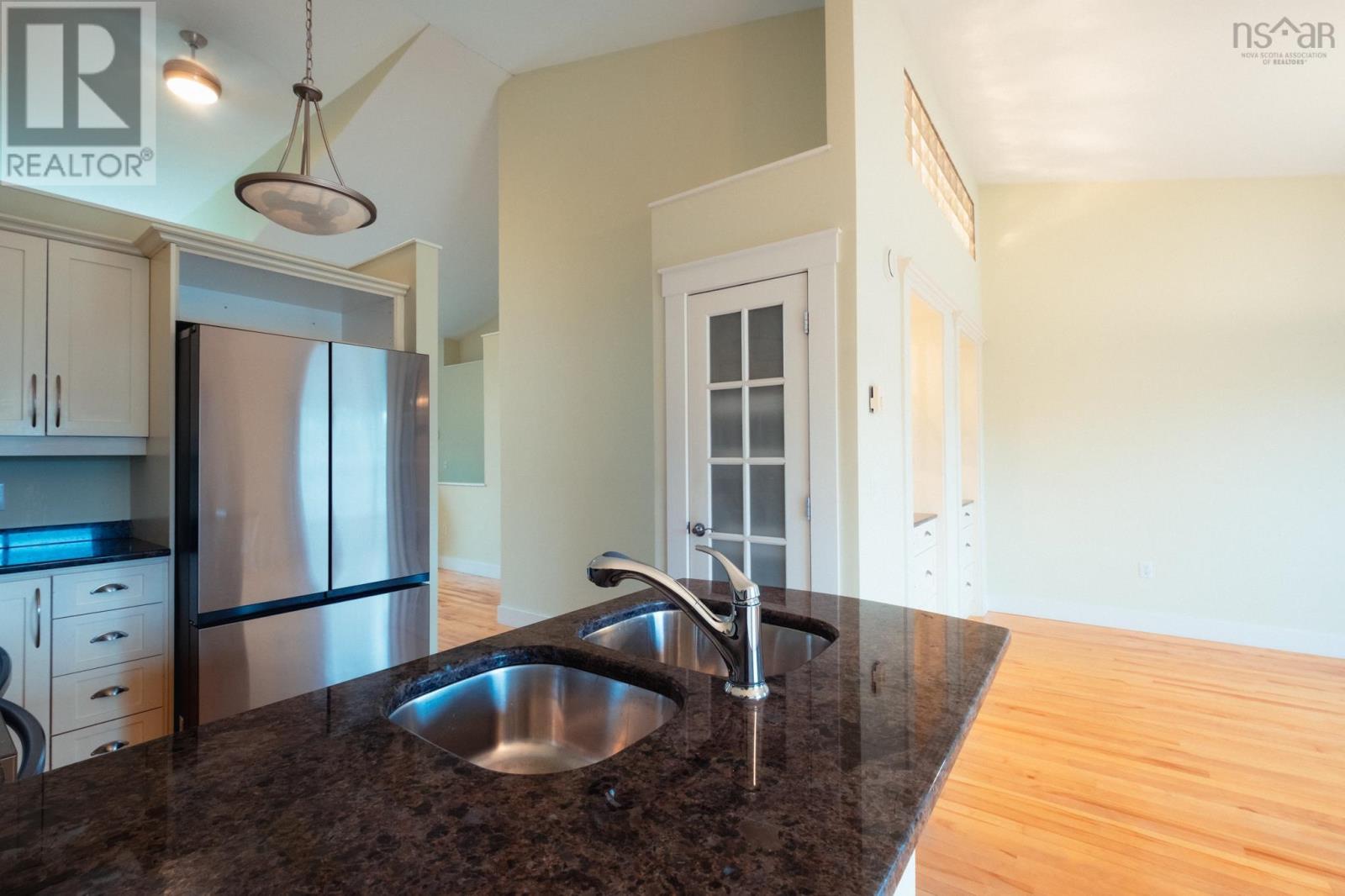 12 Narrowleaf Grove - 12