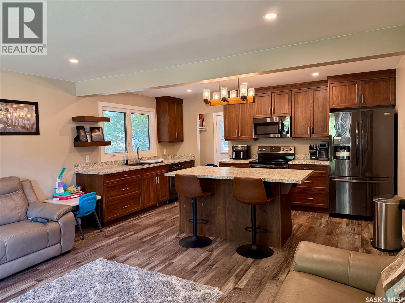 1110 Hastings STREET - 3