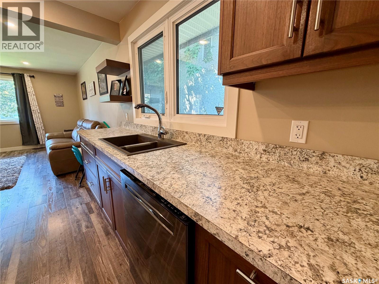 1110 Hastings STREET - 6