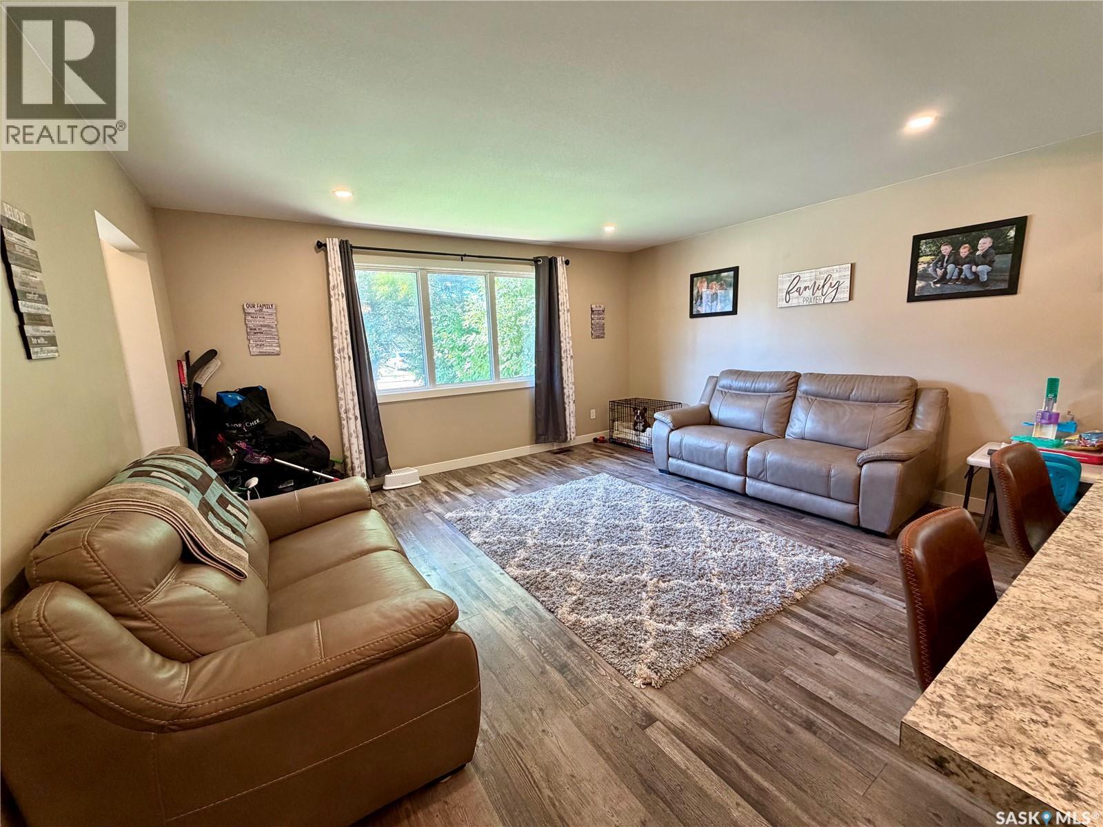 1110 Hastings STREET - 10