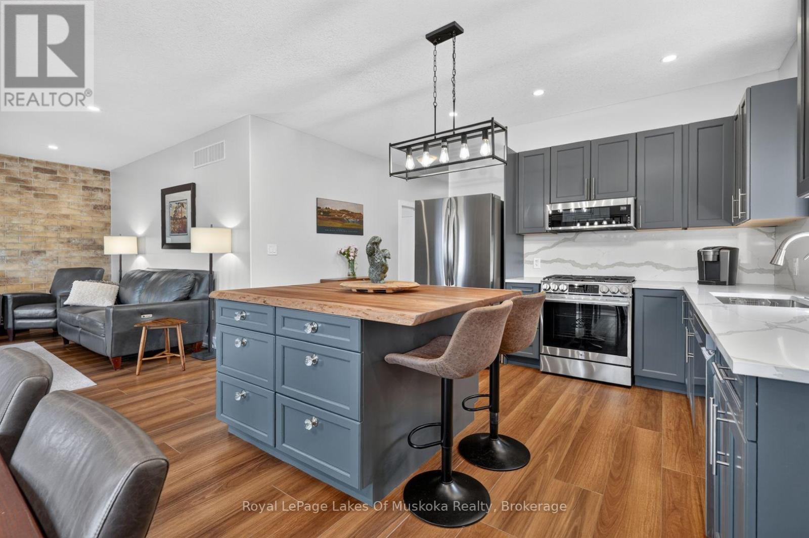 11 BRAESIDE CRESCENT - 11