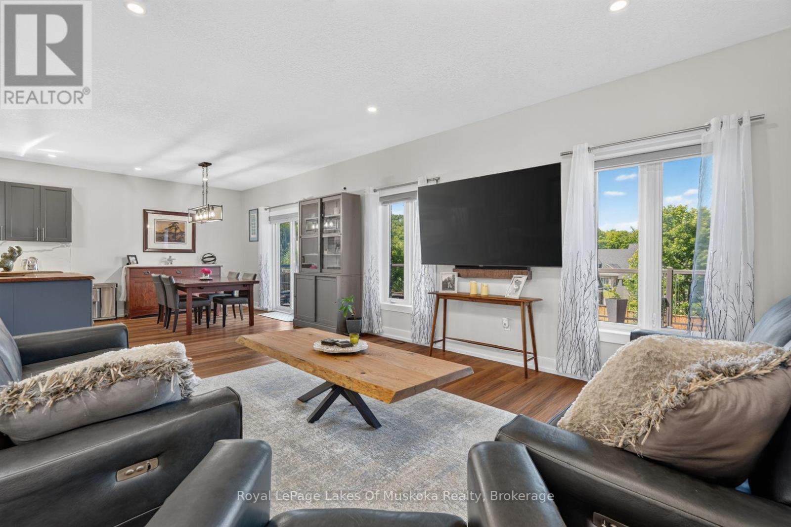 11 BRAESIDE CRESCENT - 12