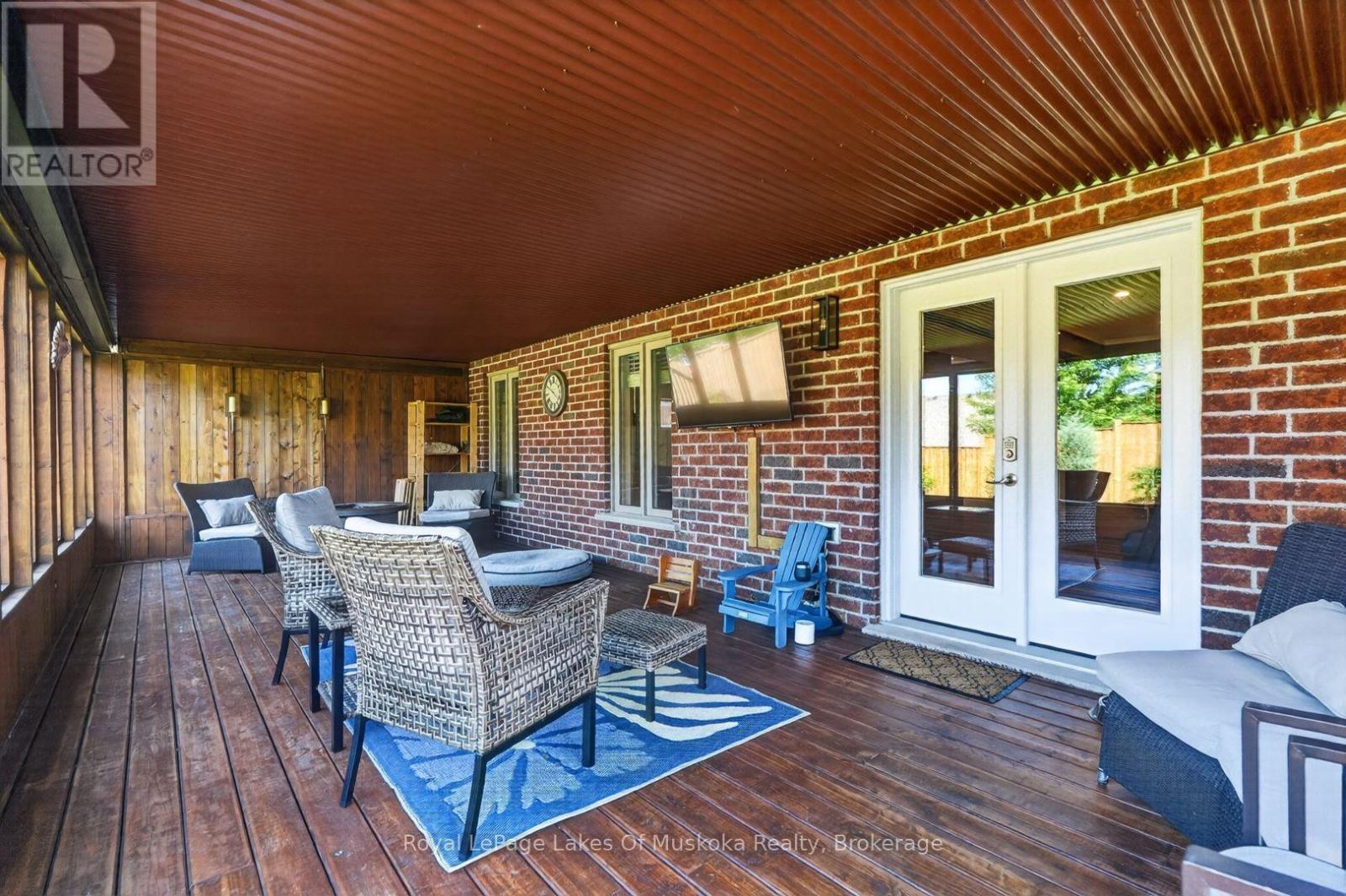 11 BRAESIDE CRESCENT - 34