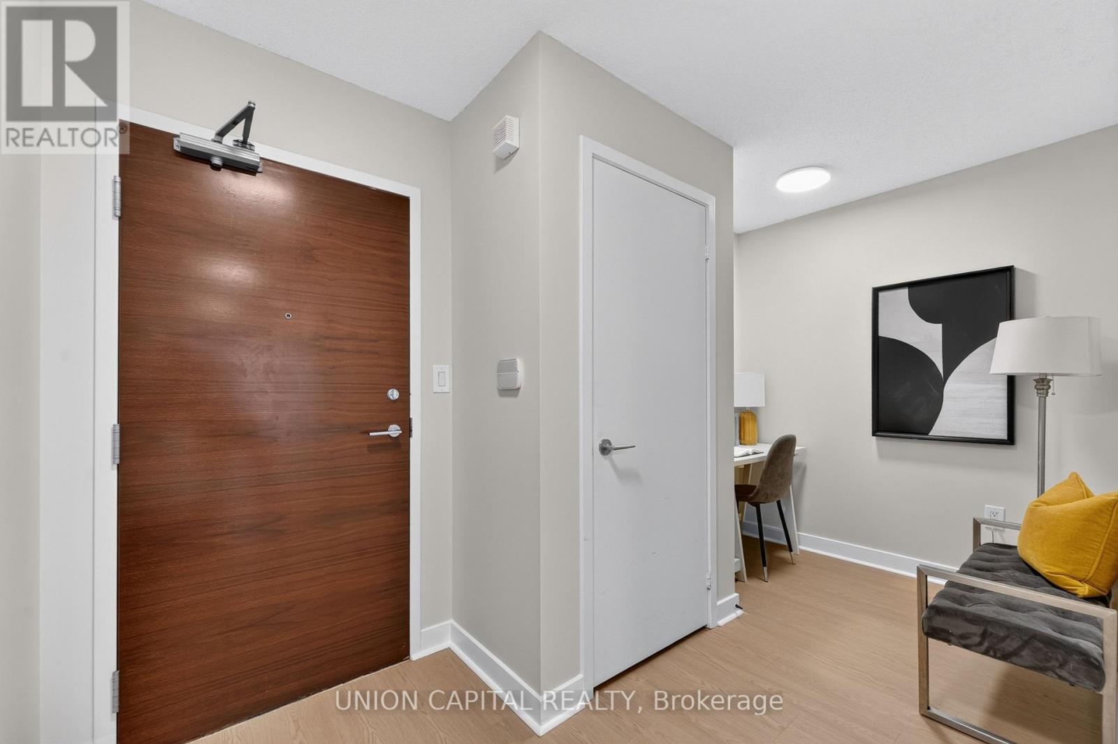 #551 10 CAPREOL COURT - 6