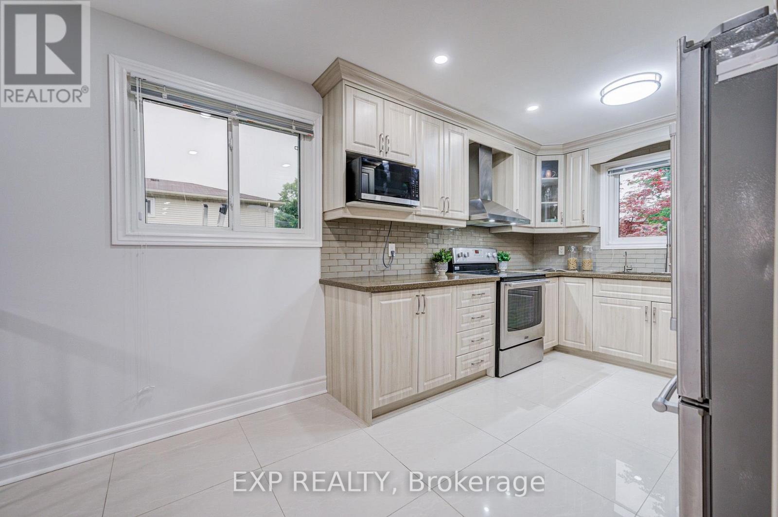 205 POWELL ROAD - Image 12