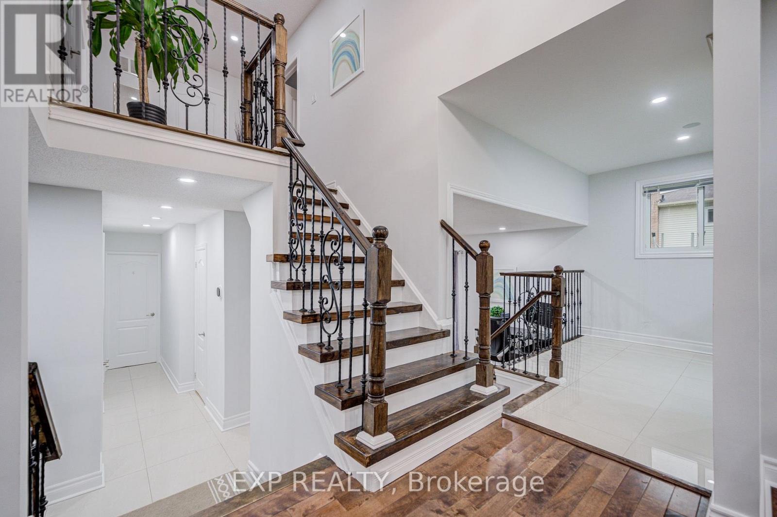 205 POWELL ROAD - 15