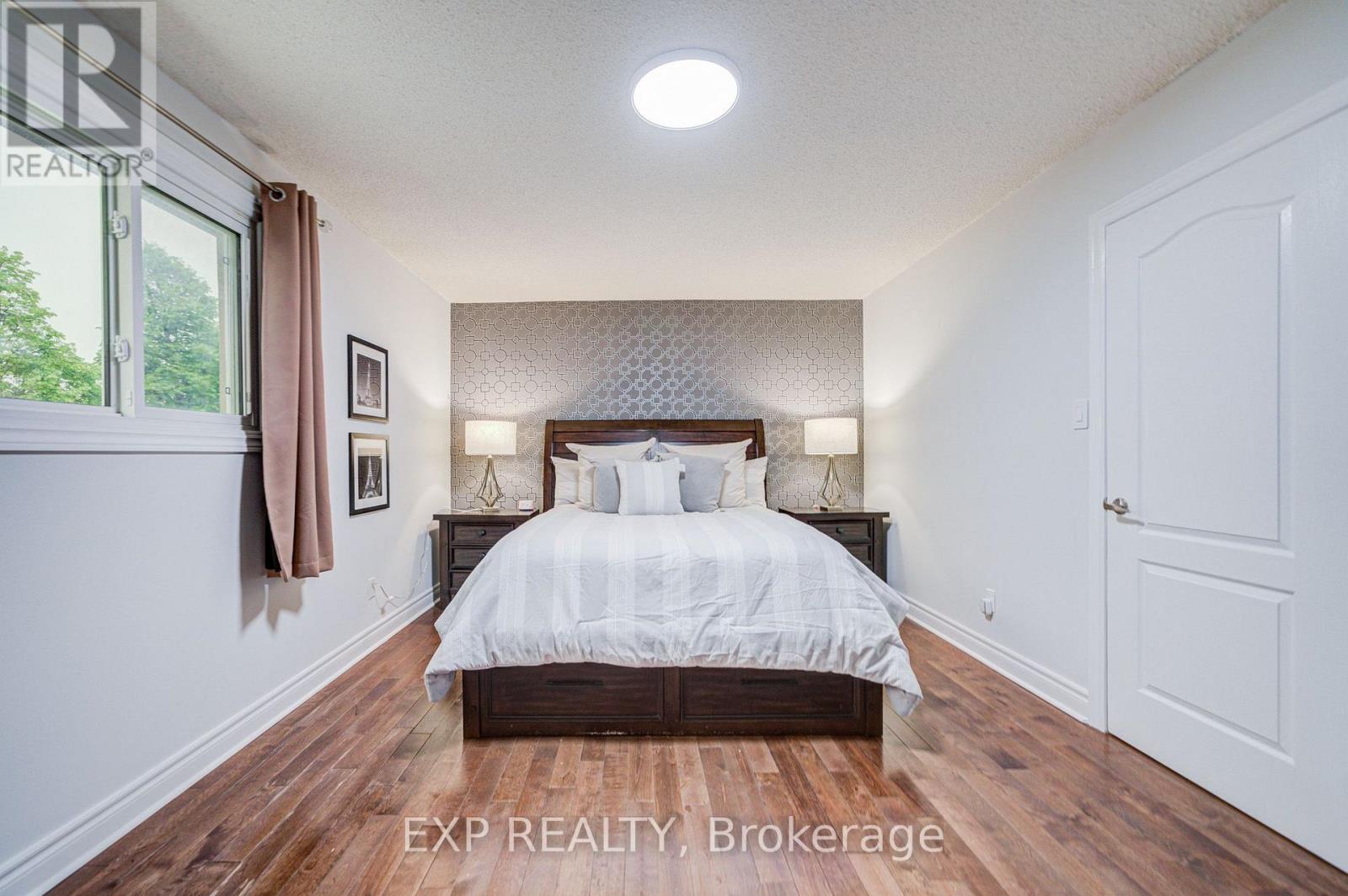 205 POWELL ROAD - 20