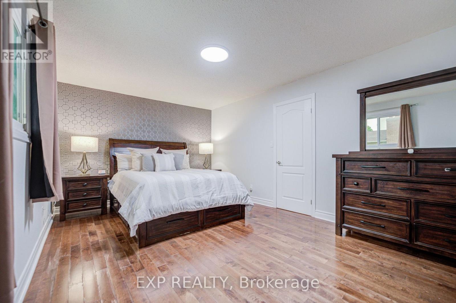 205 POWELL ROAD - 21