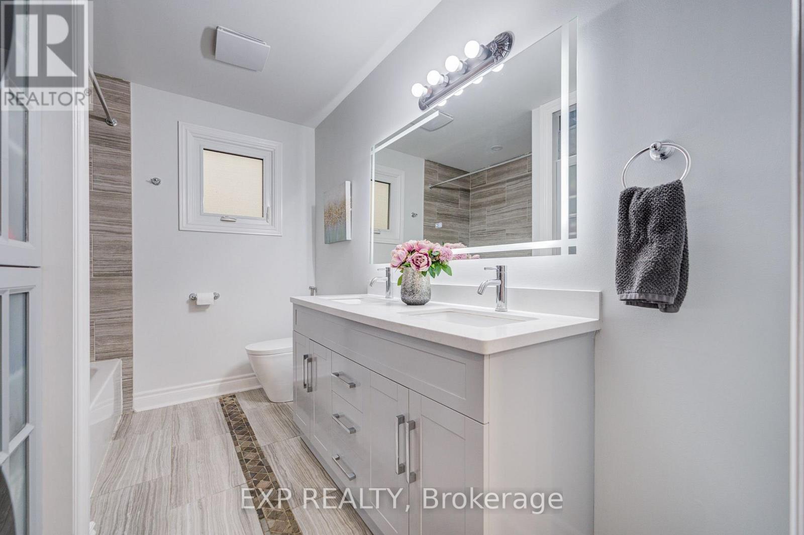 205 POWELL ROAD - Image 29