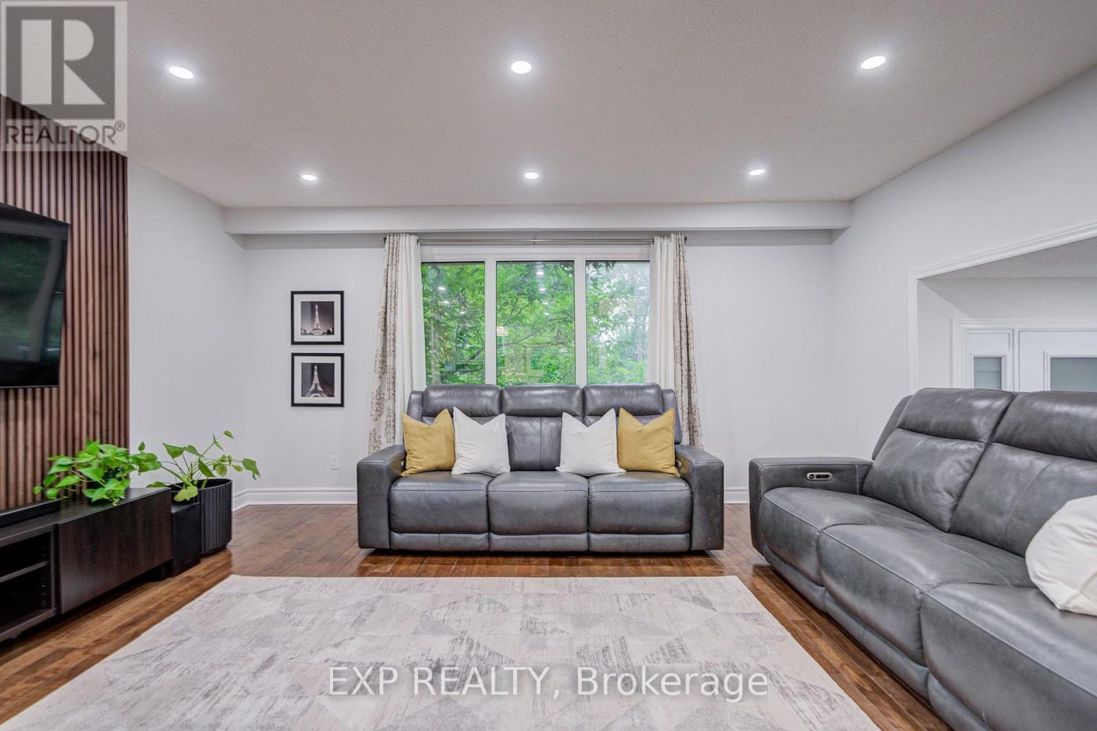 205 POWELL ROAD - 33