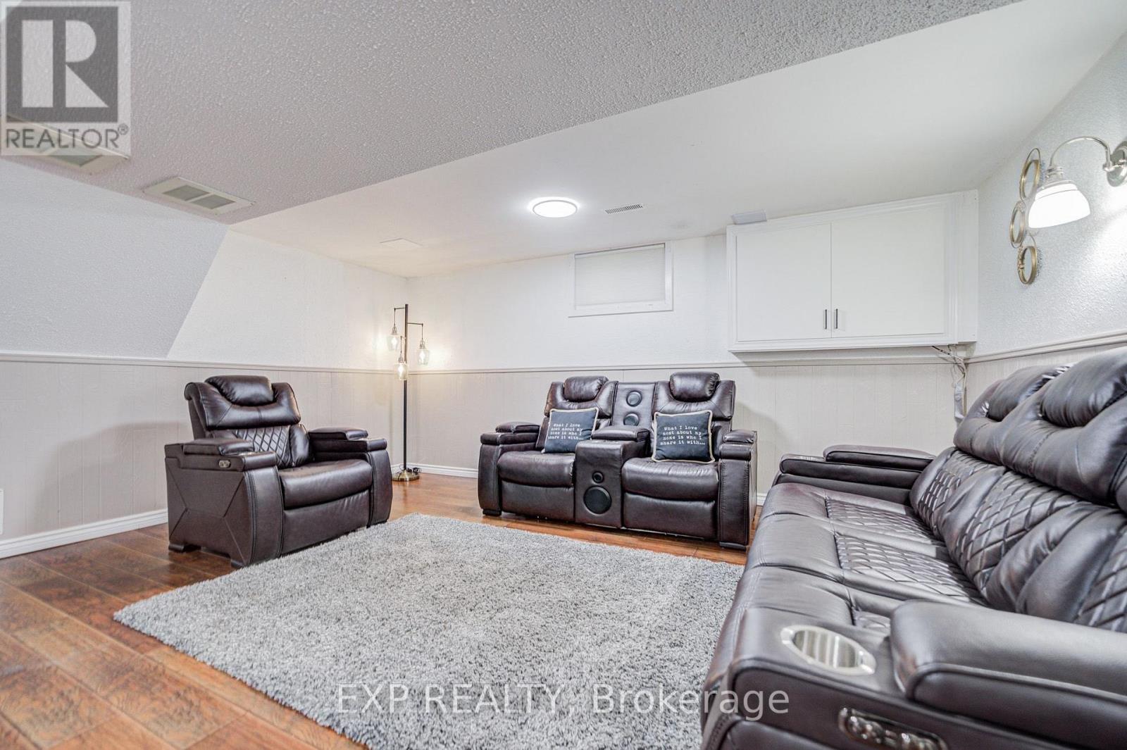205 POWELL ROAD - 36