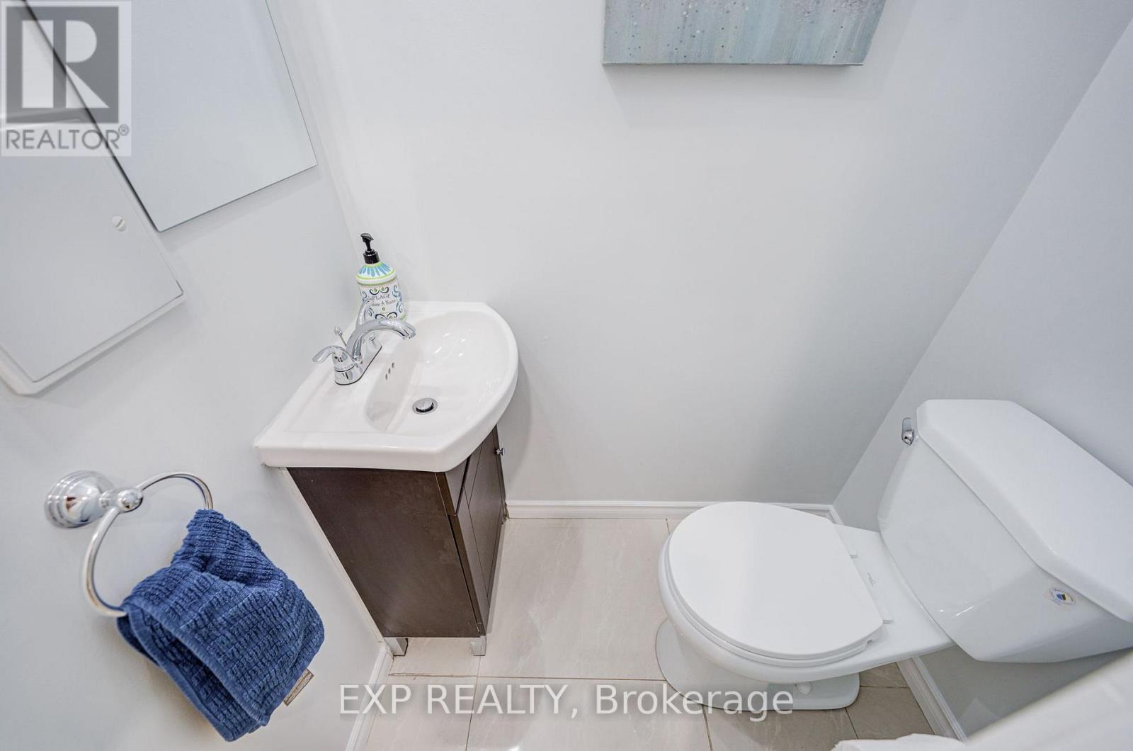 205 POWELL ROAD - 44