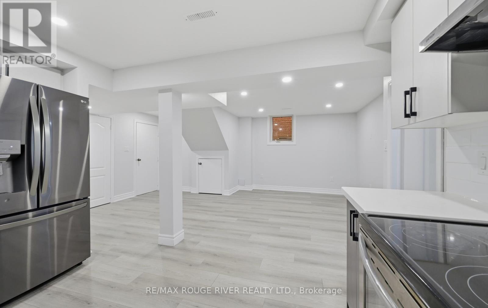 886 GROVELAND AVENUE - 31