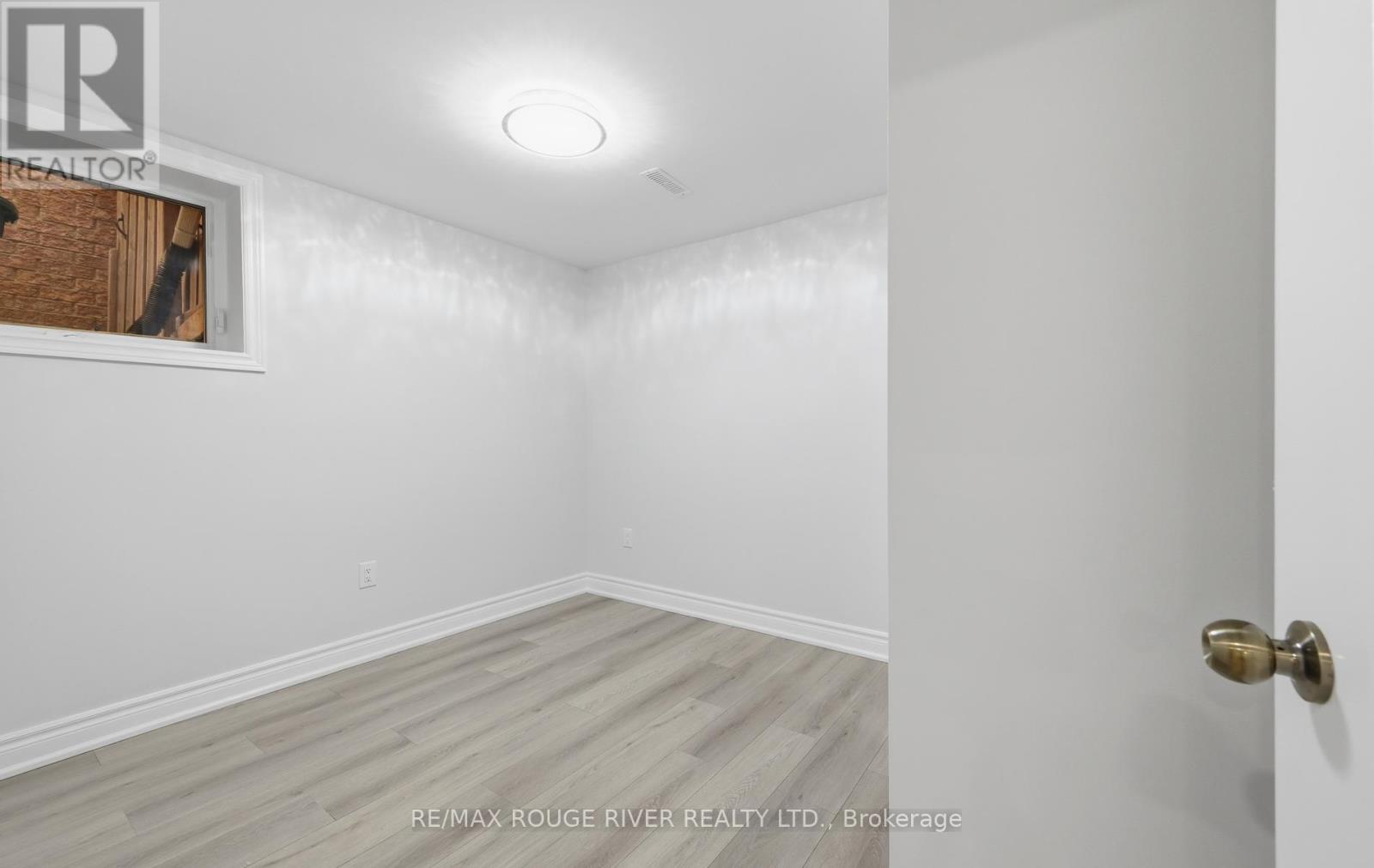 886 GROVELAND AVENUE - 32