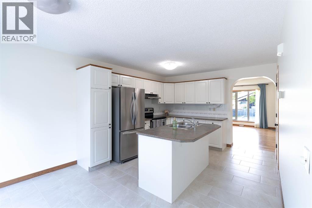 #8 120 Ross Avenue - 16