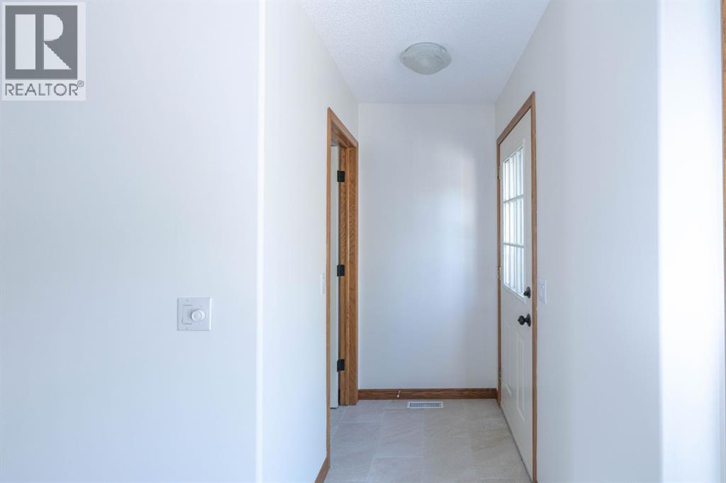 #8 120 Ross Avenue - 17