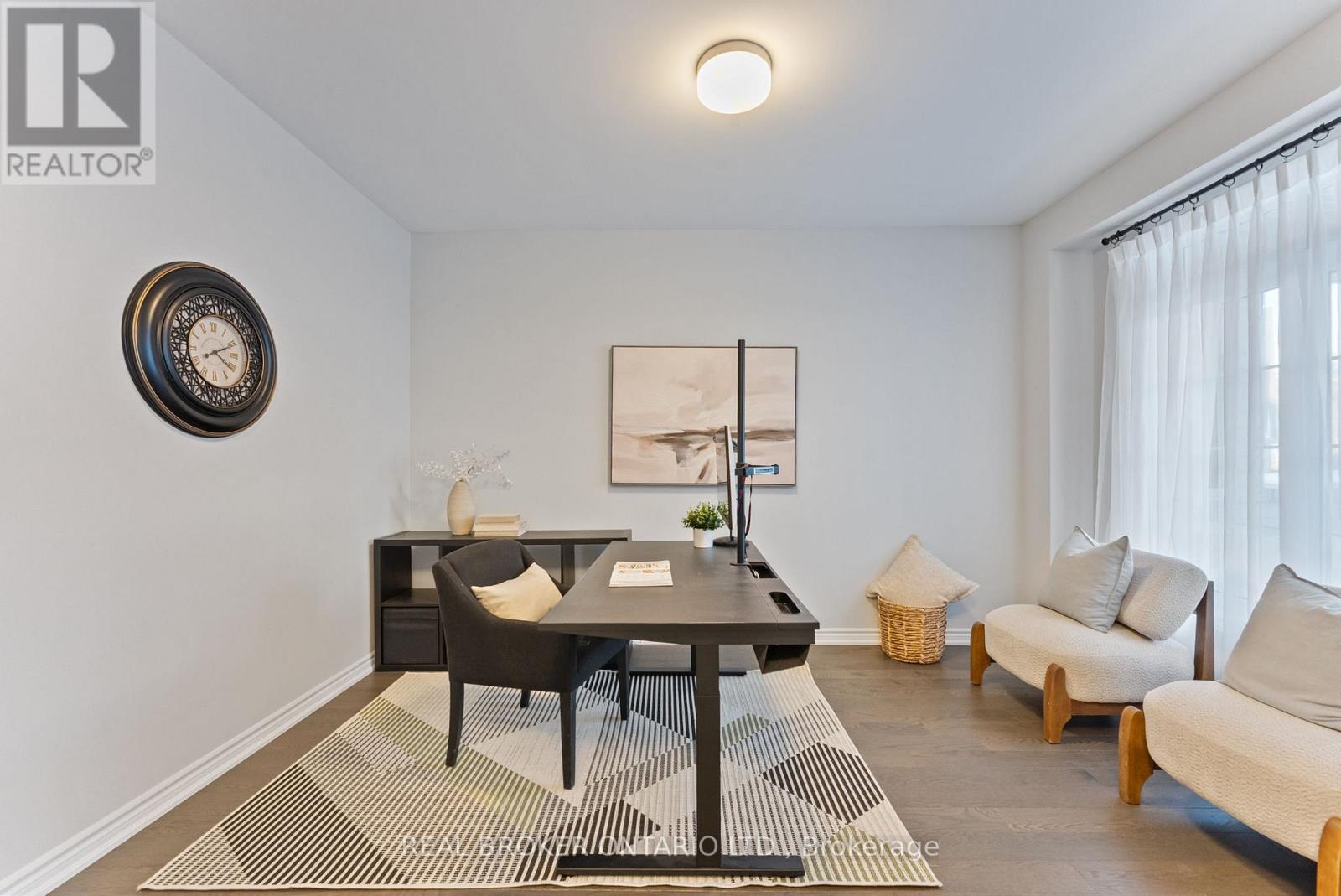 6 HOWARD WILLIAMS COURT - 5