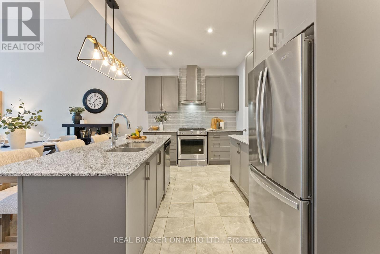 6 HOWARD WILLIAMS COURT - 8